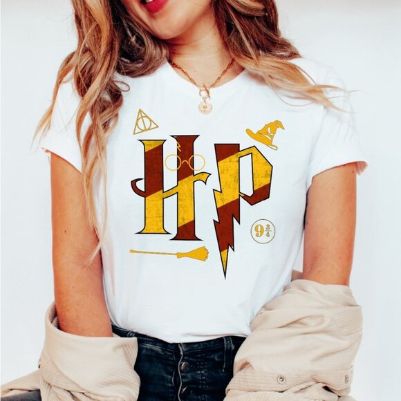 Wizard School Pottery T-Shirt HP Witch Gift Magic World Graphic Fan Gift Tee 156 - Picture 1 of 5